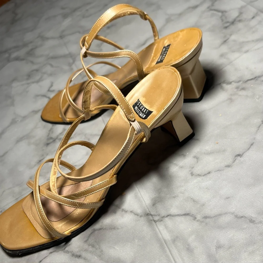 Stuart Weitzman Gold Matte Lamé Heels Fair Condition Estimated (Insole) Size 8